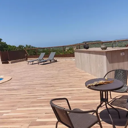 Luna E' Pedra - In Con Vista Sulla Baia Di E Piscina Гостевой дом 3*