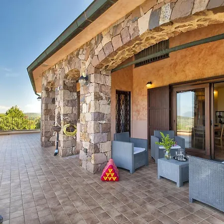 Luna E' Pedra - In Con Vista Sulla Baia Di E Piscina 3*