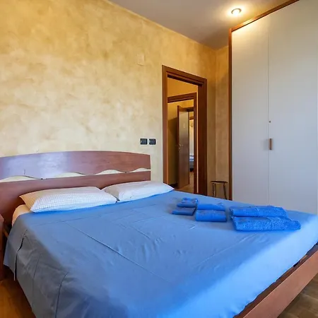 Luna E' Pedra - In Con Vista Sulla Baia Di E Piscina Гостевой дом