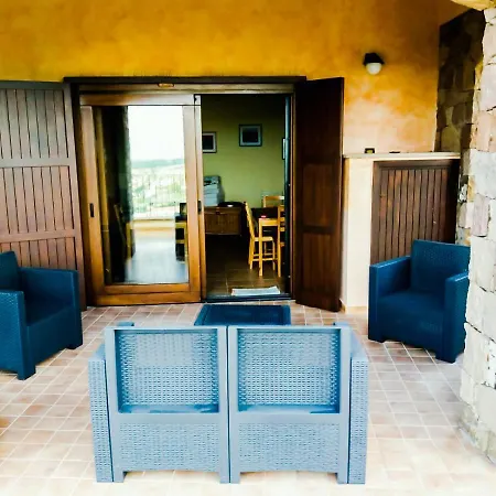 Гостевой дом Luna E' Pedra - In Con Vista Sulla Baia Di E Piscina